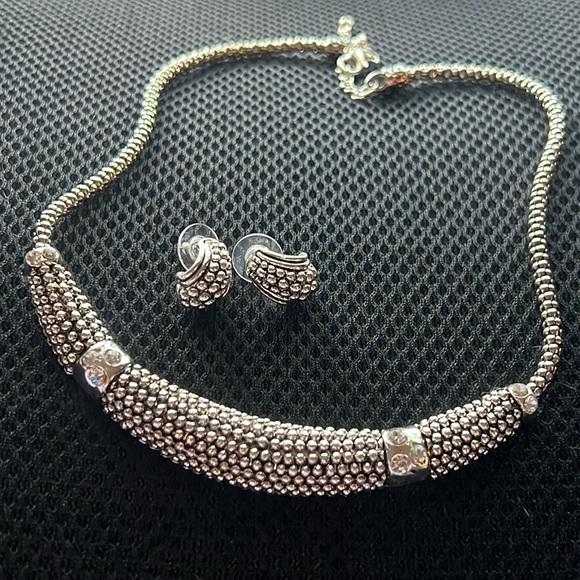 Jewelry - New Sliver Tone Beads Pattern Collar Necklace with Earrings